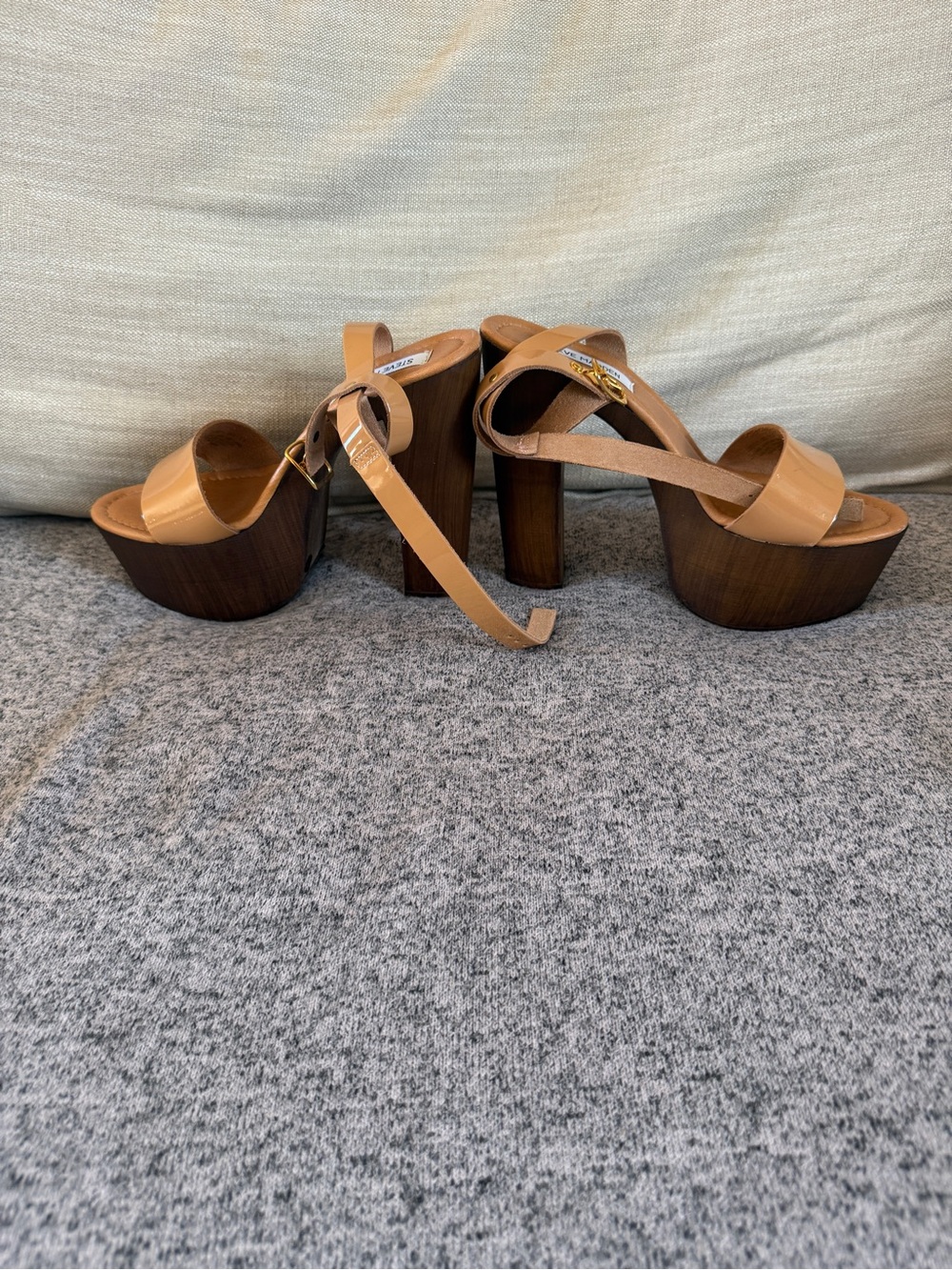 Steve Madden Lucy Tan Patent Platform Sandals